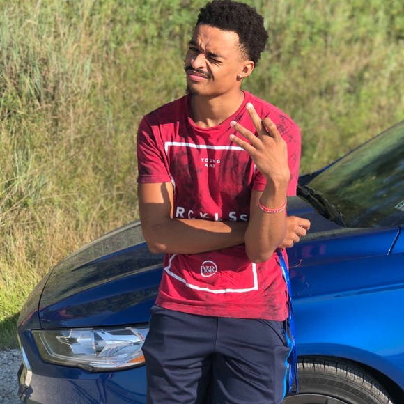 Meet your Posher, Tyler - Picture 1 of 1